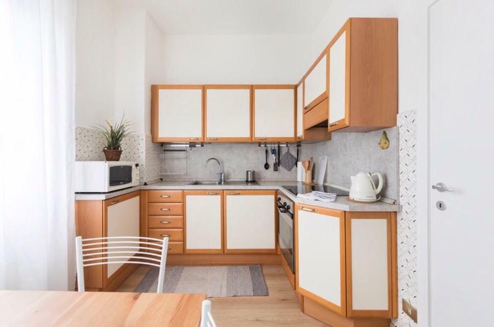 Lovely, Charming And Quiet Apartment In The Centre Air Conditioned And Free Private Garage Como Luaran gambar