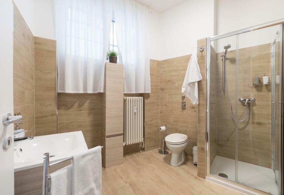 Lovely, Charming And Quiet Apartment In The Centre Air Conditioned And Free Private Garage Como Luaran gambar